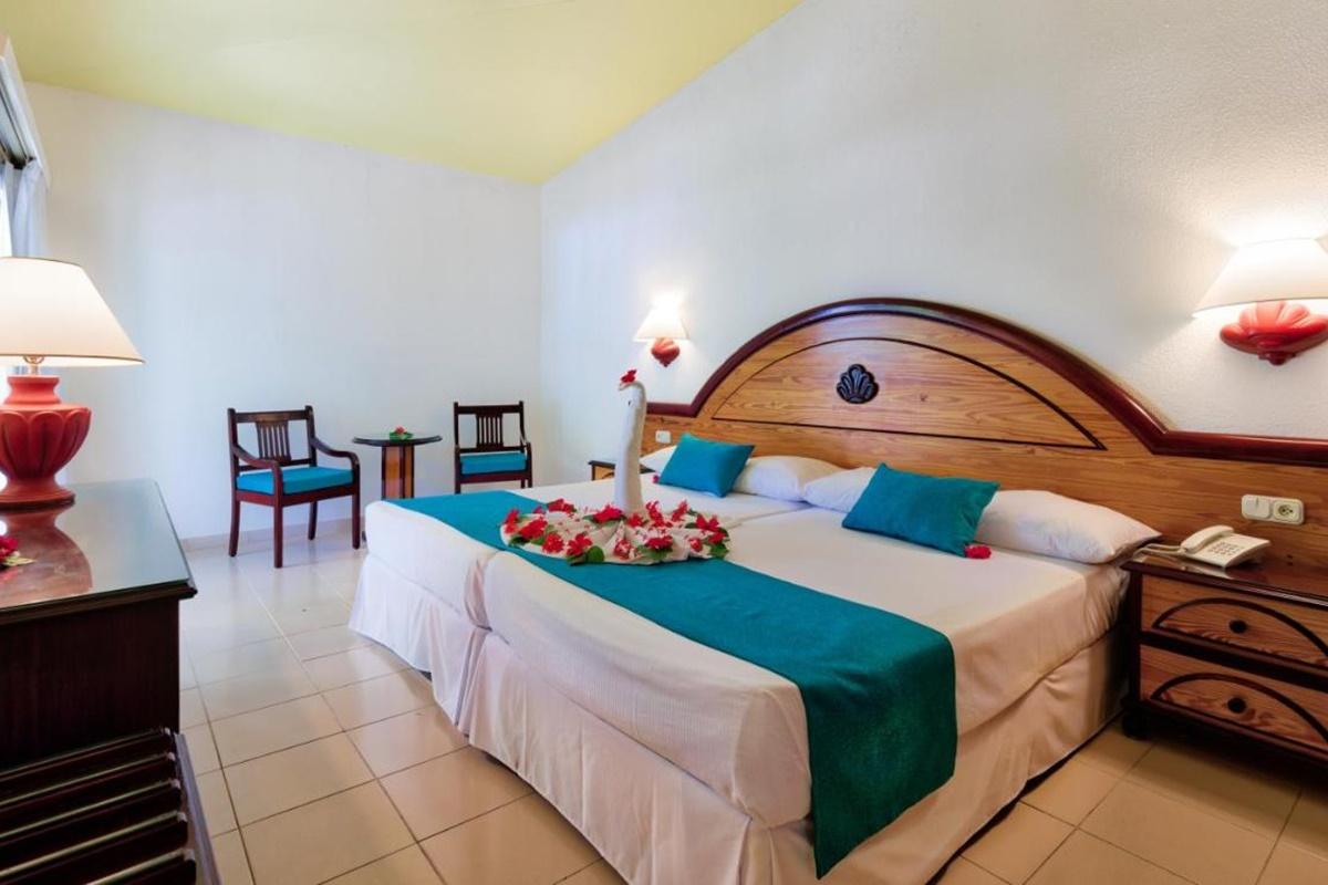 Playabachata Puerto Plata ภายนอก รูปภาพ A room at Iberostar Grand Hotel Bávaro