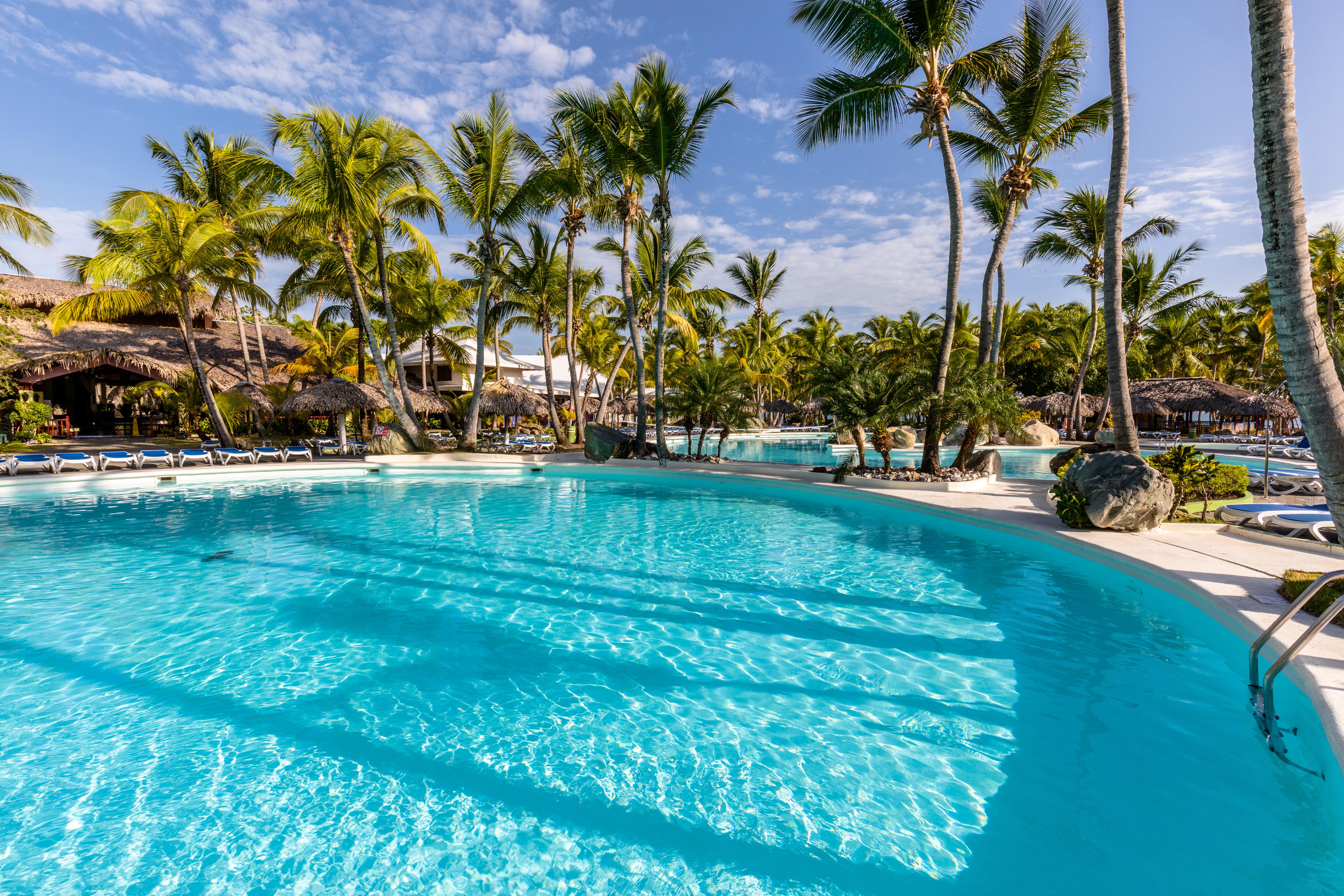Playabachata Puerto Plata ภายนอก รูปภาพ A swimming pool at a resort
