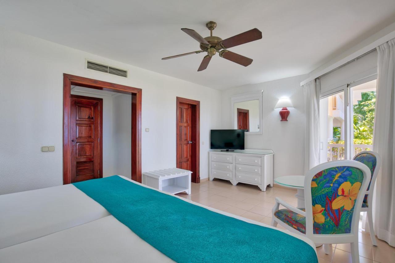 Playabachata Puerto Plata ภายนอก รูปภาพ A room at the Iberostar Grand Hotel Bávaro